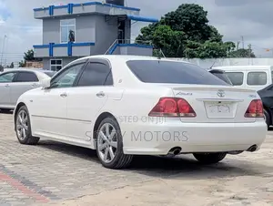 Toyota Crown 2006 White