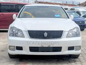 Toyota Crown 2006 White