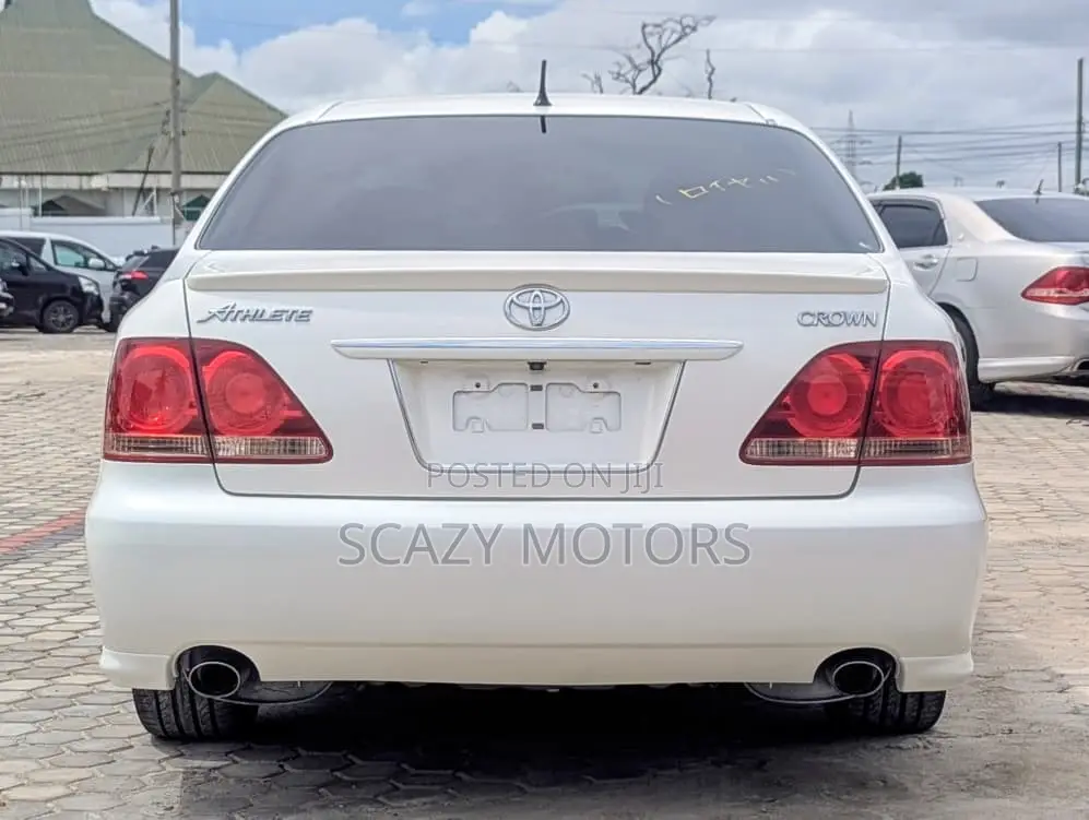 Toyota Crown 2006 White