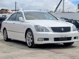 Toyota Crown 2006 White