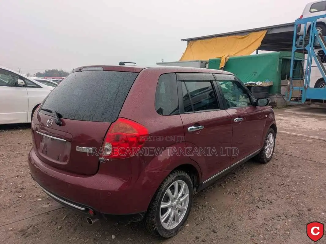 Mazda Verisa 2012 Red