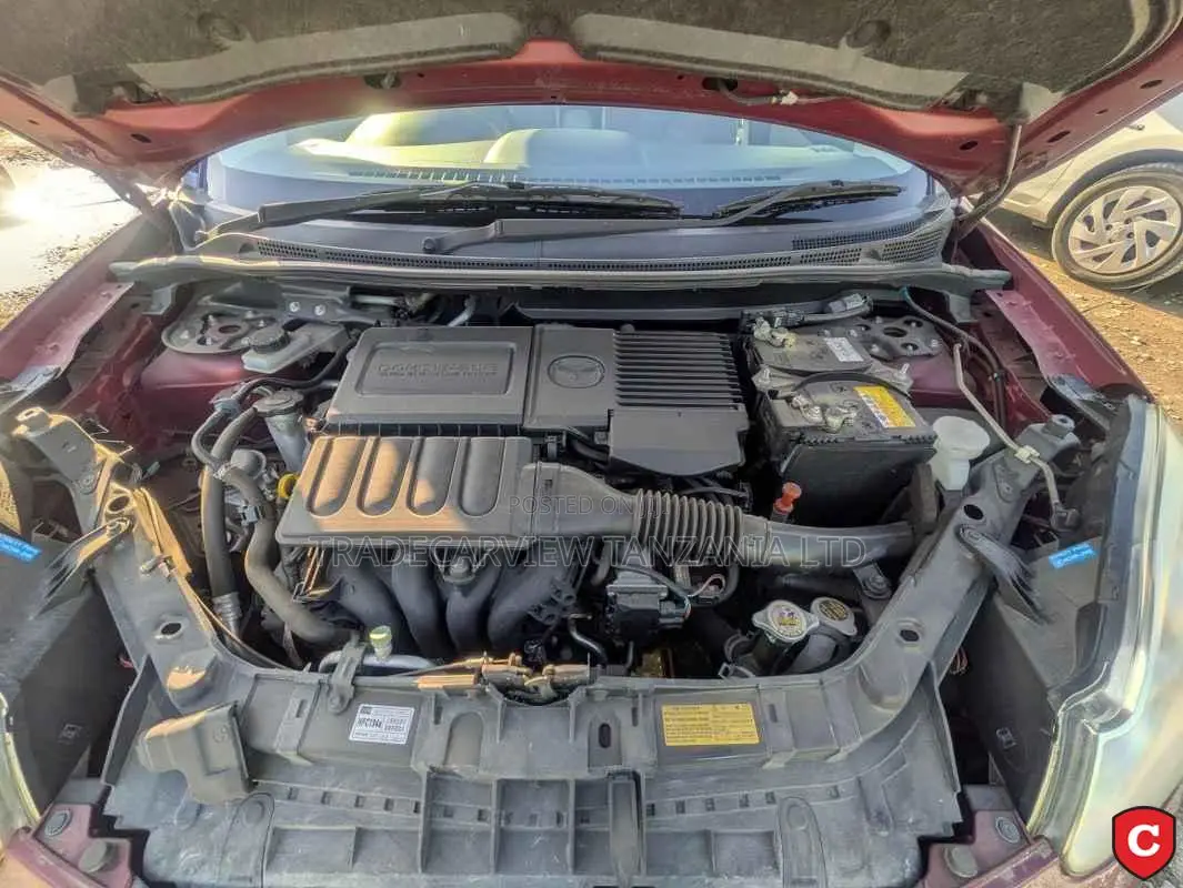 Mazda Verisa 2013 Red