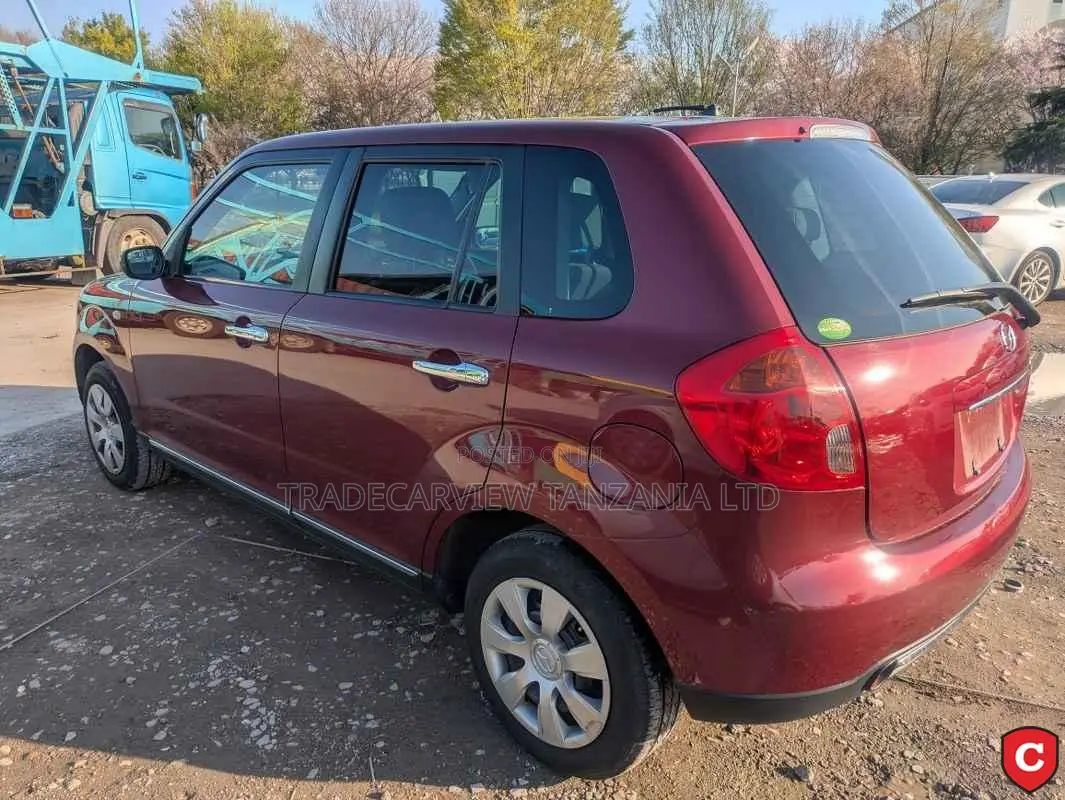 Mazda Verisa 2013 Red