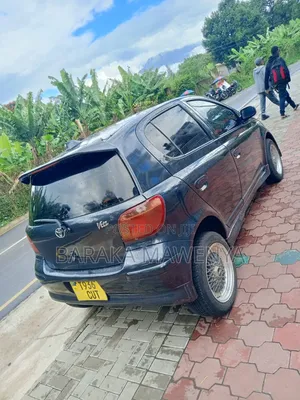 Toyota Vitz 2004 Blue