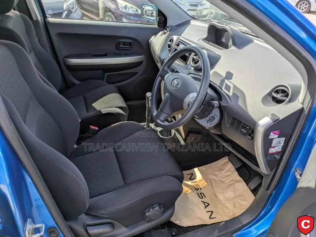 Toyota IST 2002 Blue