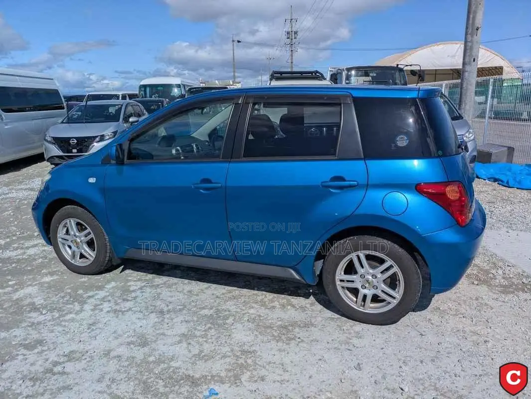 Toyota IST 2002 Blue