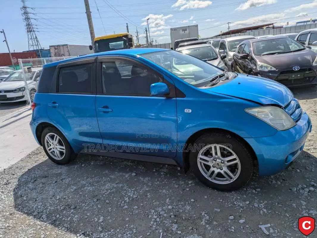 Toyota IST 2002 Blue