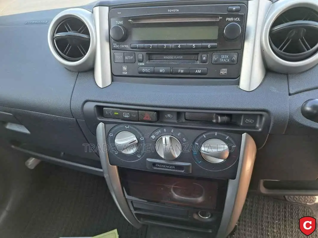 Toyota IST 2003 Silver