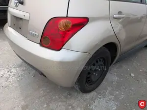 Toyota IST 2003 Gold