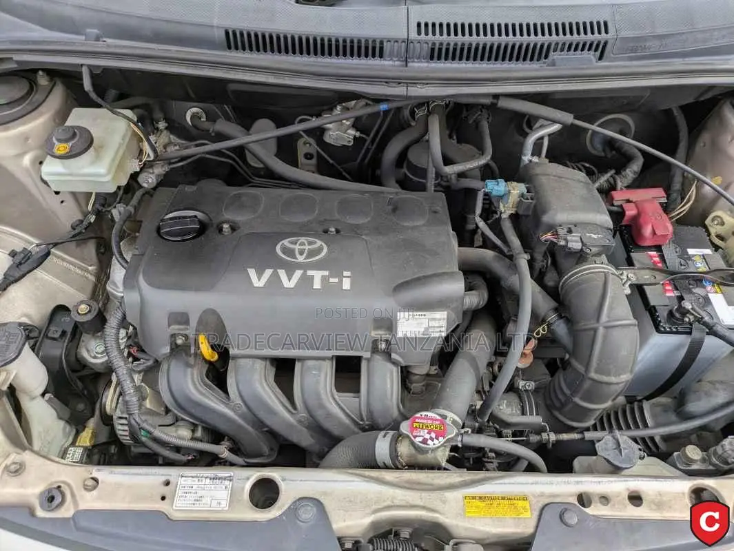 Toyota IST 2003 Gold
