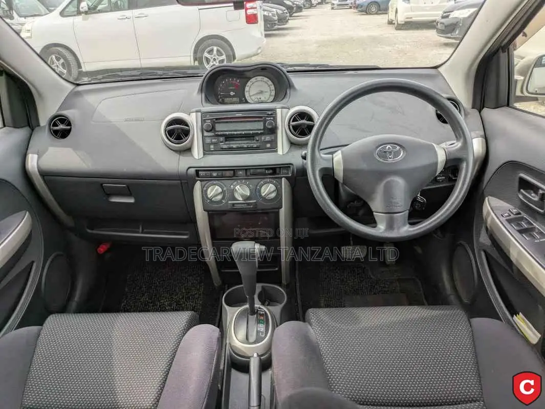 Toyota IST 2003 Gold