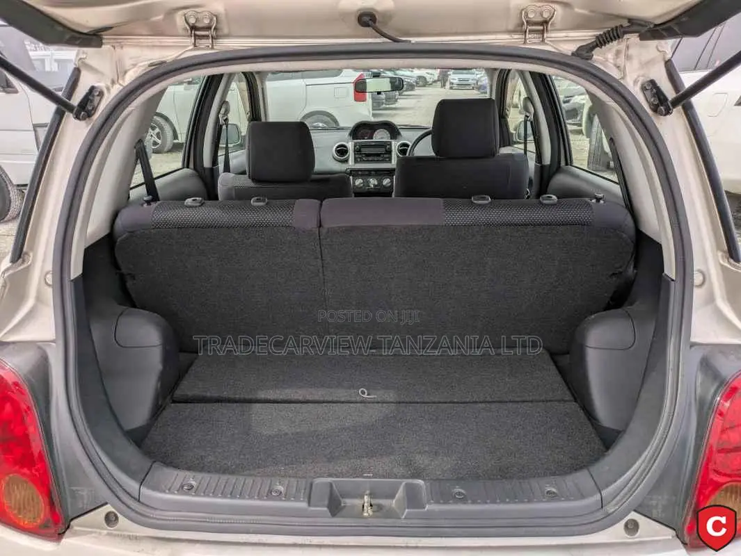 Toyota IST 2003 Gold