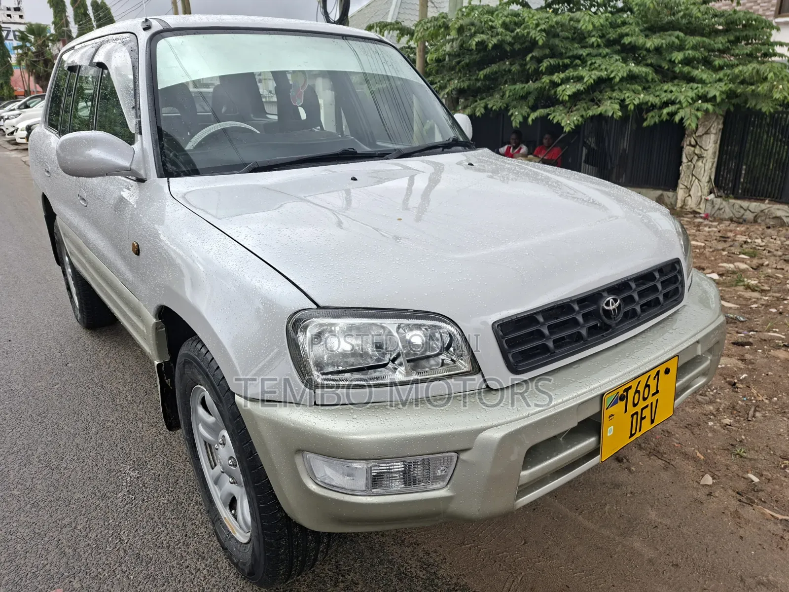 Toyota RAV4 1999 White