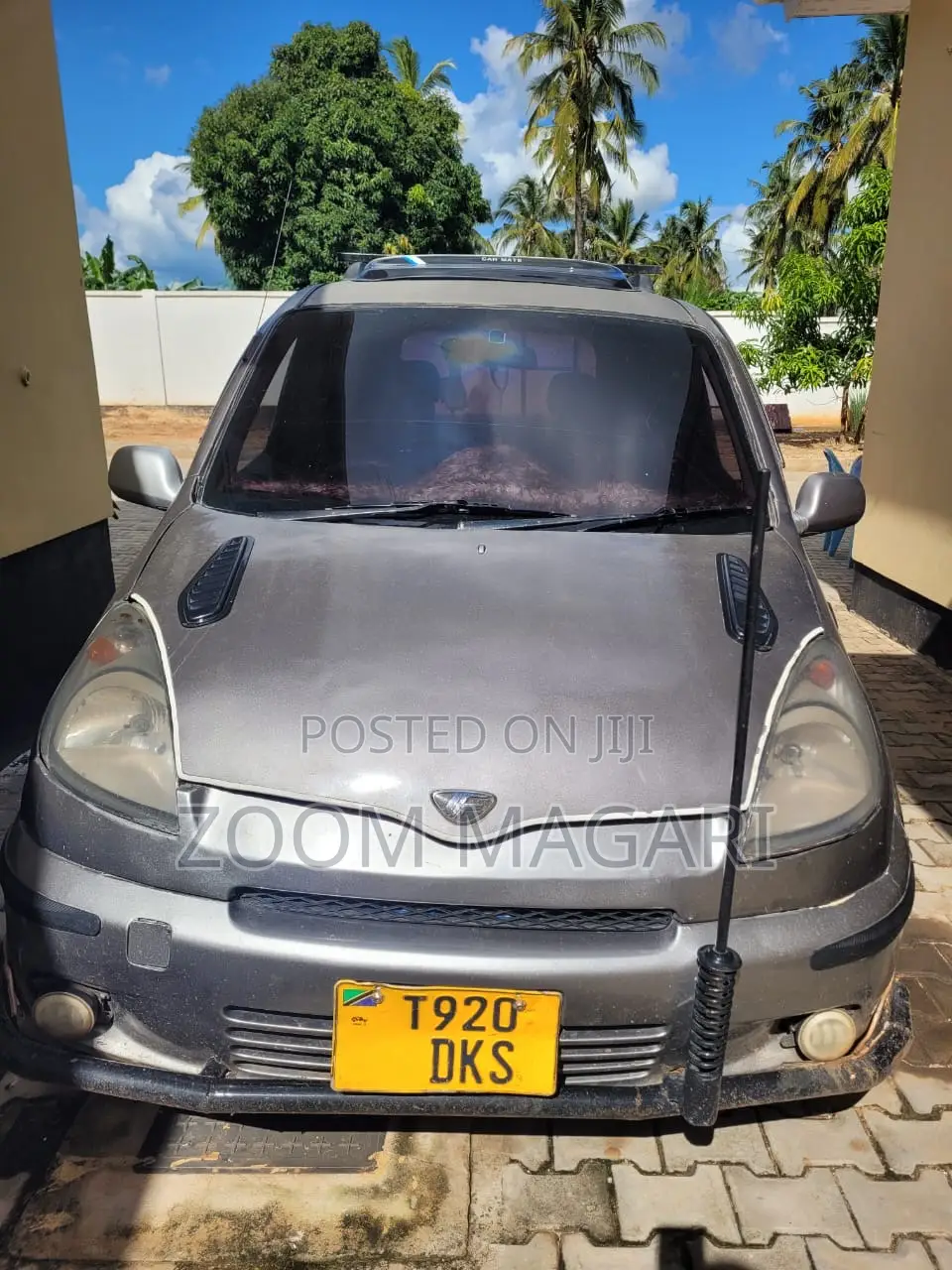 Toyota Fun Cargo 2004 Gray