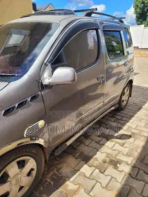 Toyota Fun Cargo 2004 Gray