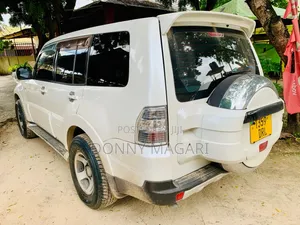 Mitsubishi Pajero 2008 White