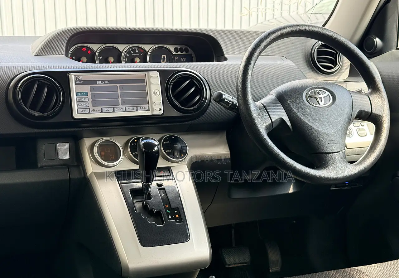 Toyota Corolla Rumion 2007 Pearl