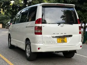 Toyota Noah 2003 White