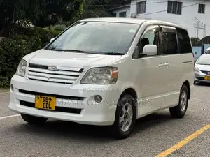 Toyota Noah 2003 White