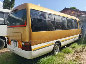 Toyota Coaster 2000 Gold