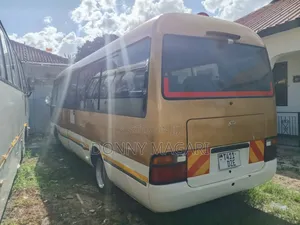 Toyota Coaster 2000 Gold