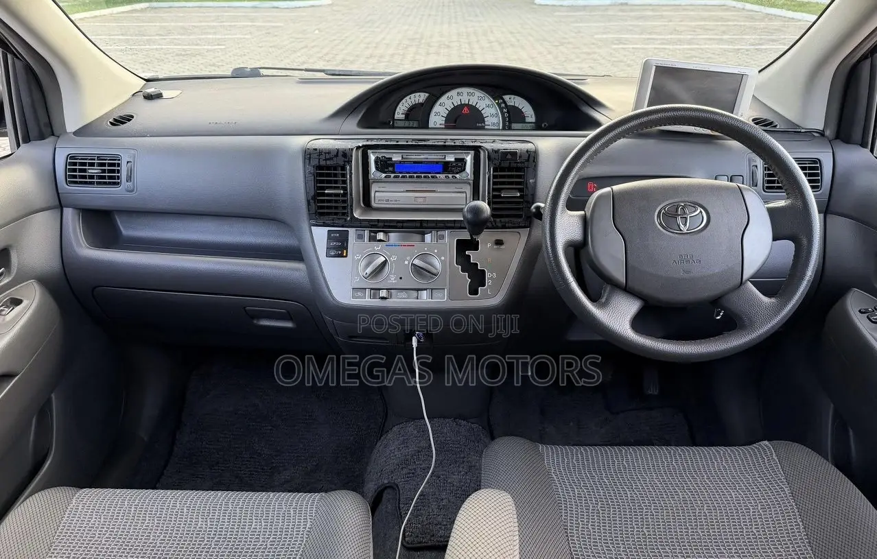 Toyota Raum 1.5 AWD 2005 Gray