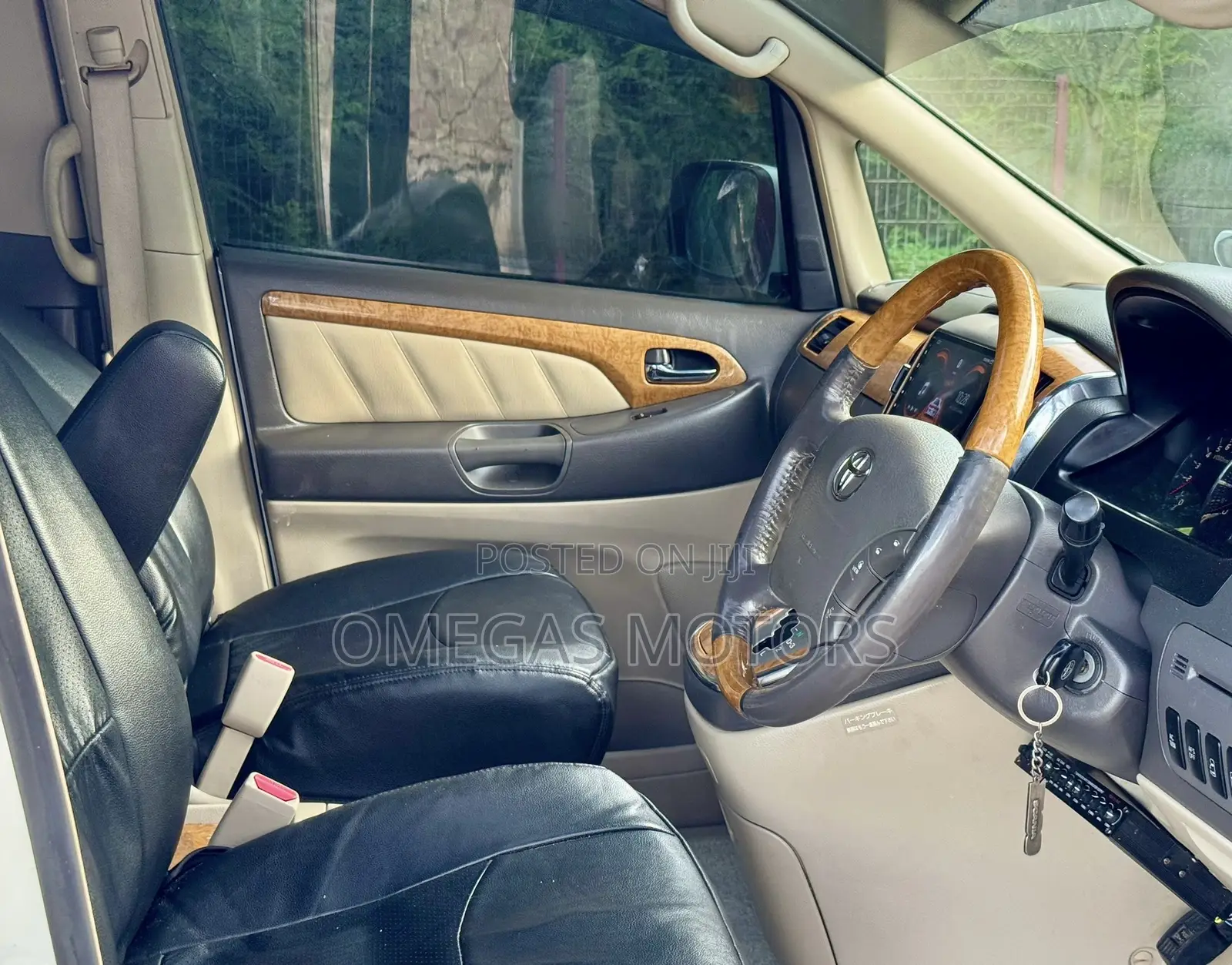 Toyota Alphard 2.4 Petrol FWD 2006 Pearl