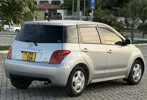 Toyota IST 2004 Silver