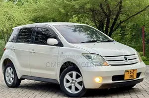 Toyota IST 2004 Pearl