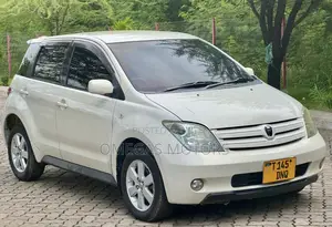 Toyota IST 2004 Pearl
