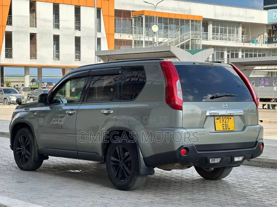 Nissan X-Trail 2010 Gray