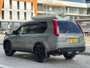 Nissan X-Trail 2010 Gray