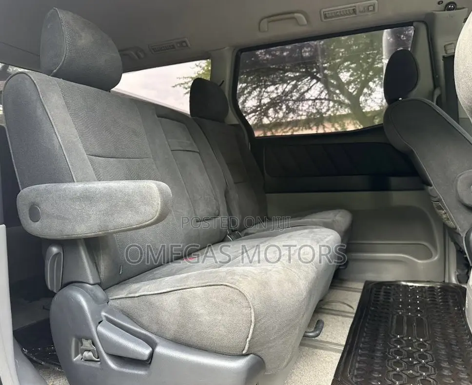 Toyota Alphard 2.4 Petrol FWD 2005 Pearl