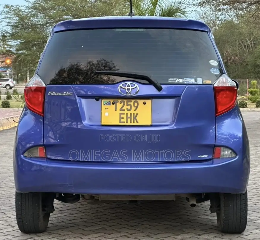 Toyota Ractis 1.5 FWD 2010 Blue
