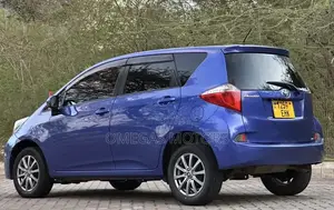 Toyota Ractis 1.5 FWD 2010 Blue