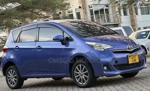 Toyota Ractis 1.5 FWD 2010 Blue