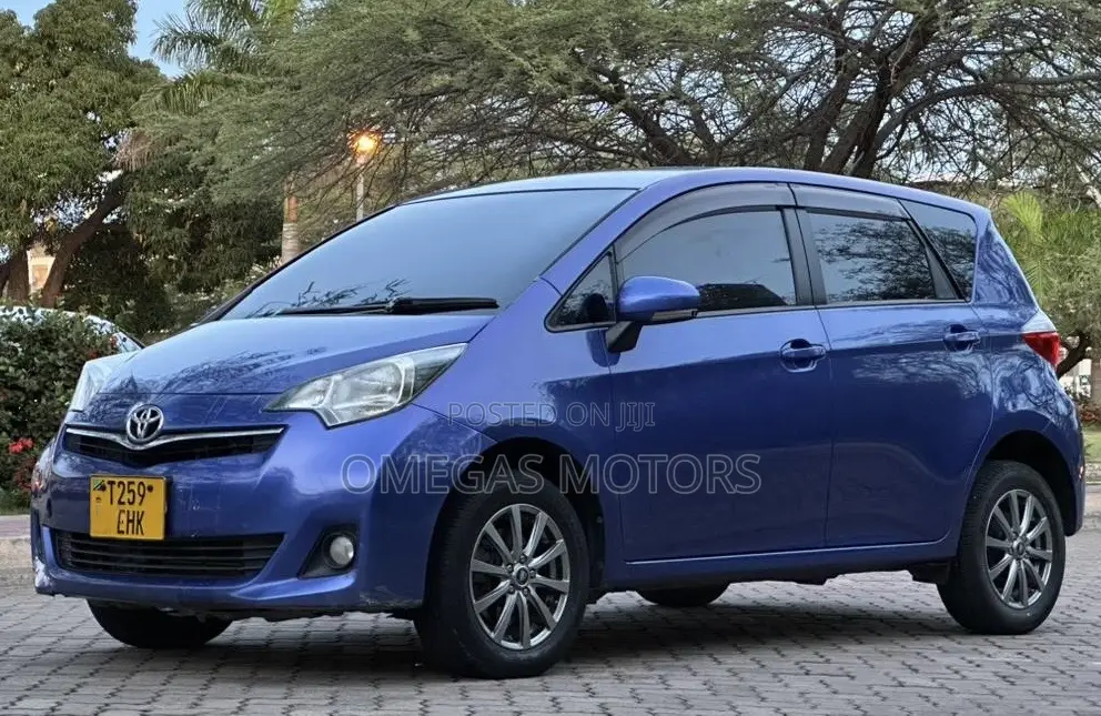 Toyota Ractis 1.5 FWD 2010 Blue