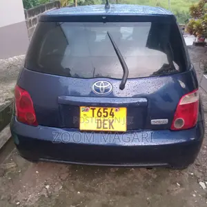 Toyota IST 2006 Blue