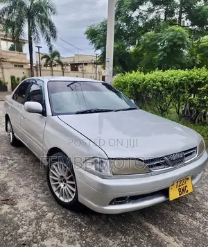 Toyota Carina 2000 Silver