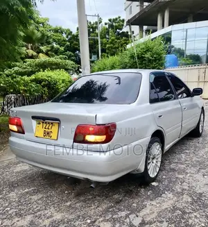Toyota Carina 2000 Silver