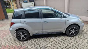 Toyota IST 2002 Silver