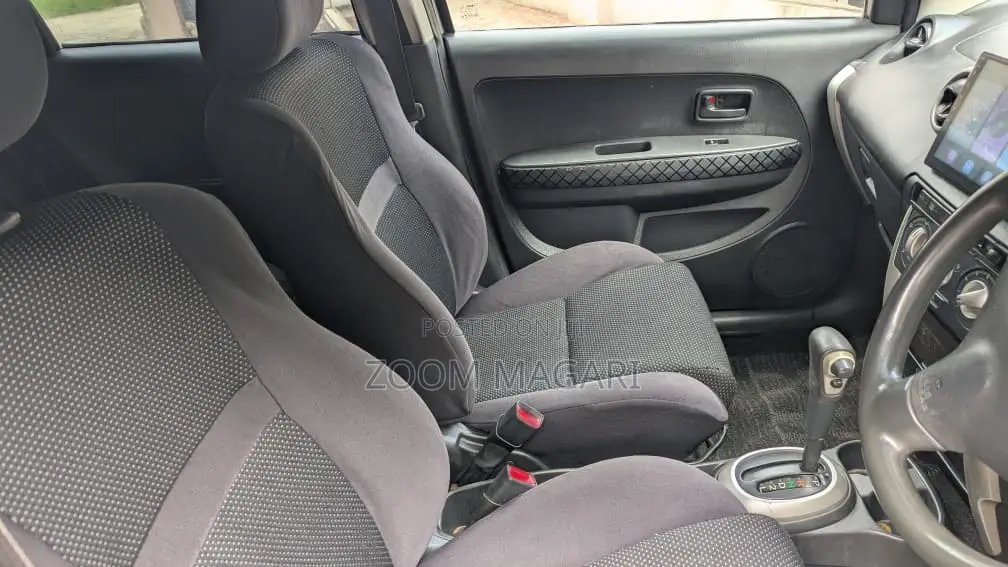 Toyota IST 2002 Silver