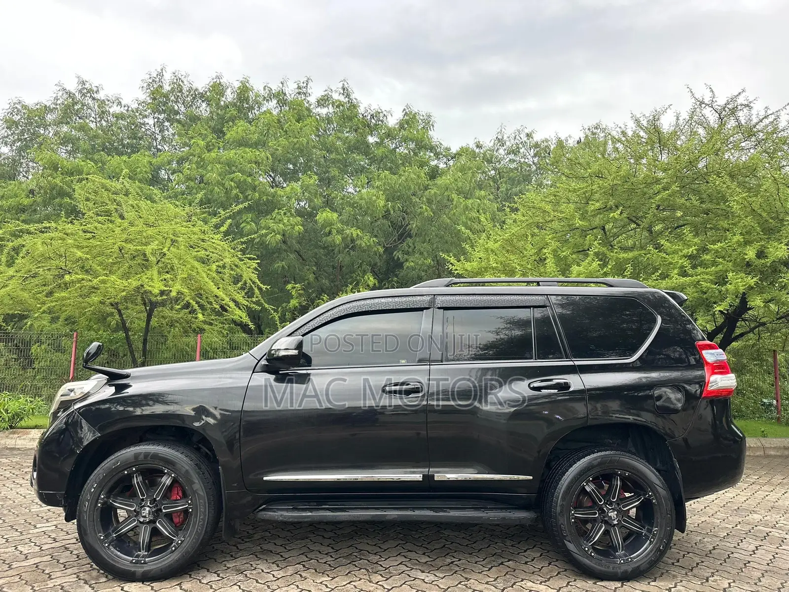 Toyota Land Cruiser Prado 2014 Black