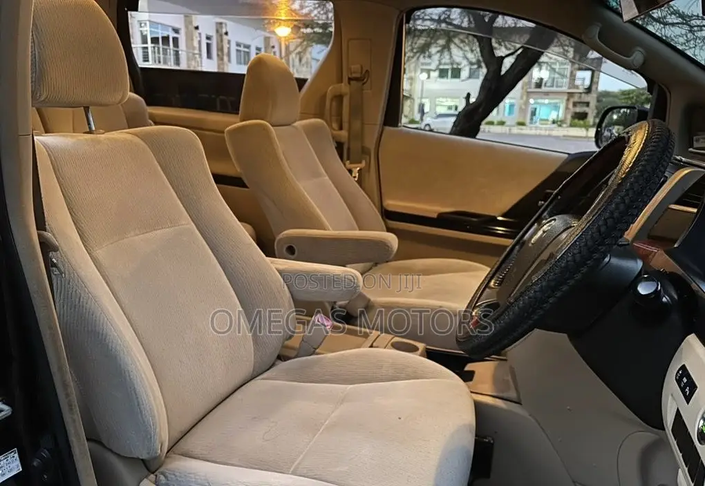Toyota Alphard 2.4 Petrol FWD 2008 Black