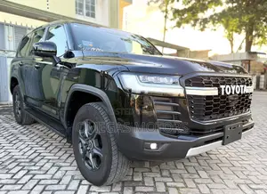 Toyota Land Cruiser LC300 2023 Black