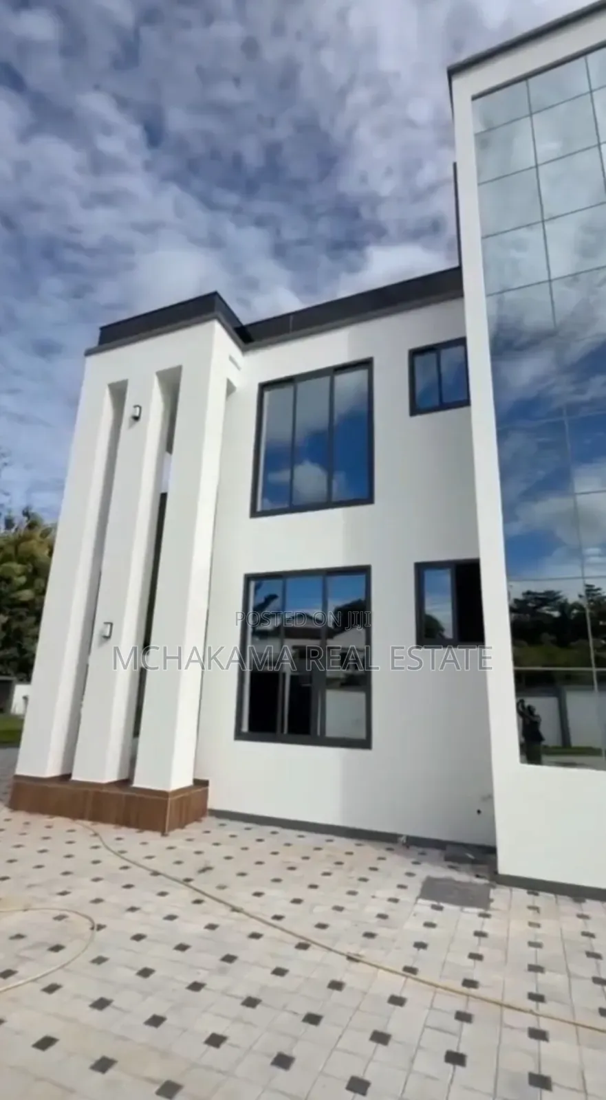 5bdrm Block of Flats in Mchakama Real Estate, Mbweni for sale