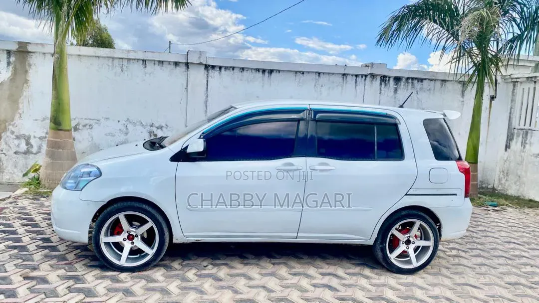 Toyota Raum 1.5 FWD 2004 White