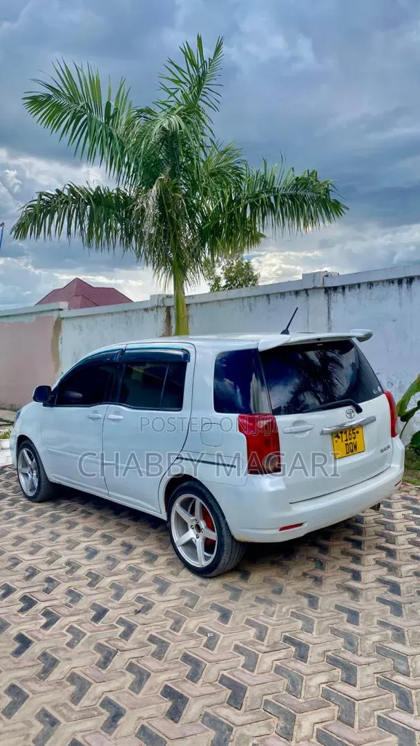 Toyota Raum 1.5 FWD 2004 White