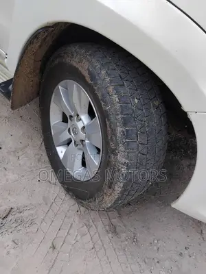 Toyota Hilux 2012 Pearl