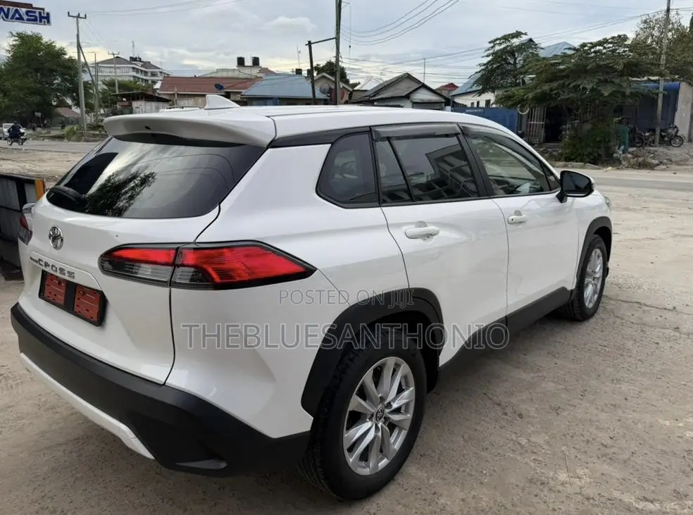 Toyota Corolla Cross 2023 White
